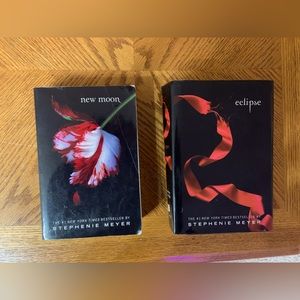 Twilight Saga New Moon & Eclipse Books